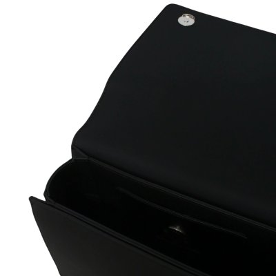 THE EASY CHIC SHOULDER BAG